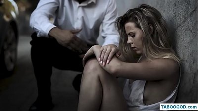 Kinky ιστορίες: άστεγη έφηβη κοπέλα